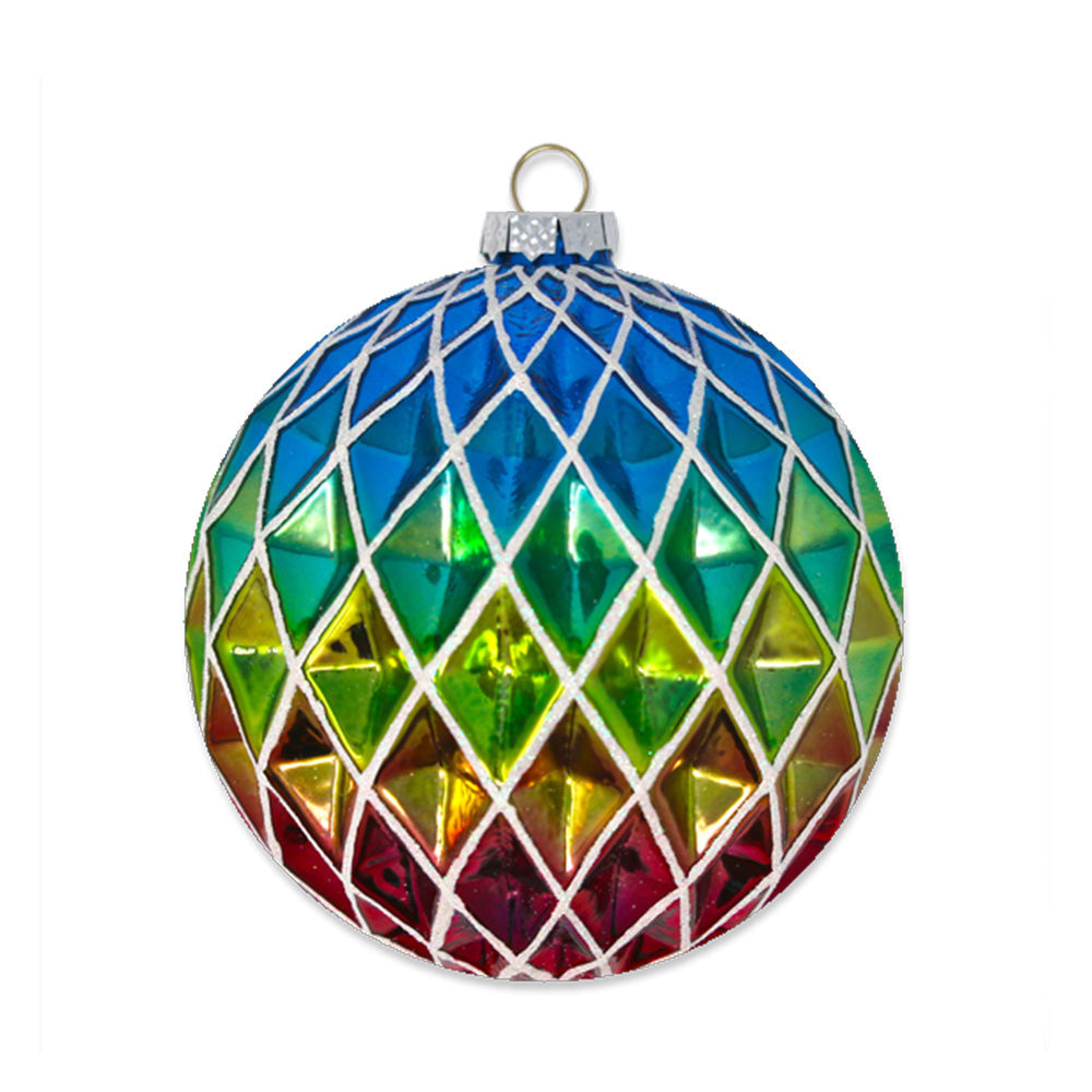 With an inlayed
diamond pattern, the fading ombre finish of blue, green, and pink is edged
with fine silver glitter piping for an opulent look.