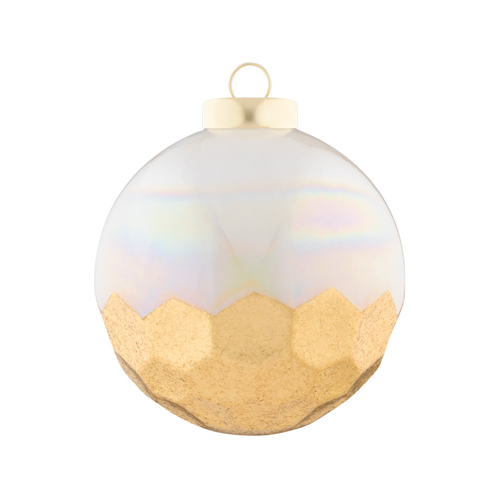 This clear opal round is finished with gold foil to take this round to the next level of elegance.